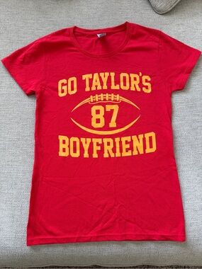 Red 'Go Taylor's Boyfriend 87' Graphic Tee